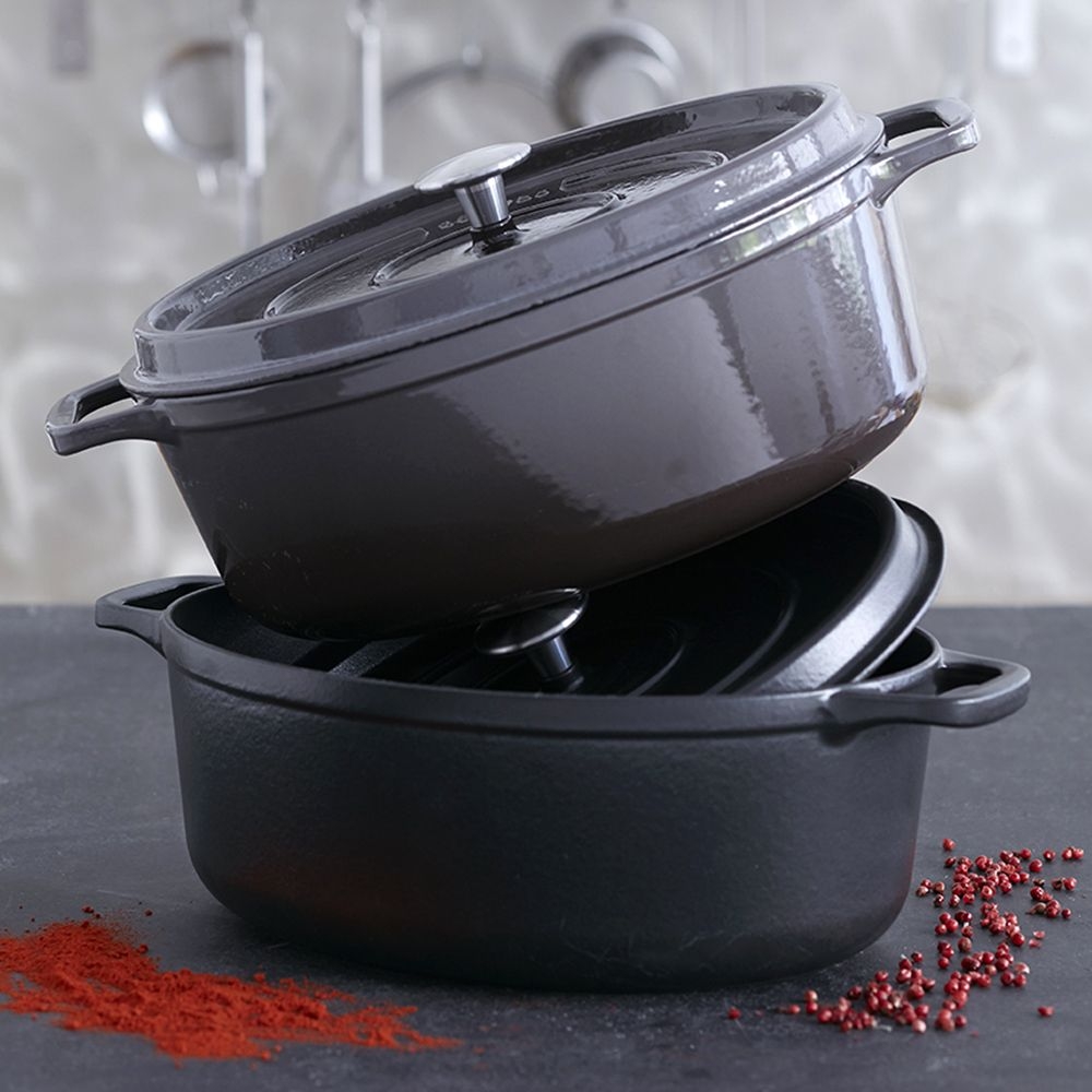 Invicta - Oval Casserole - Cast Iron - Black Invicta - Oval Casserole - Cast Iron - Black