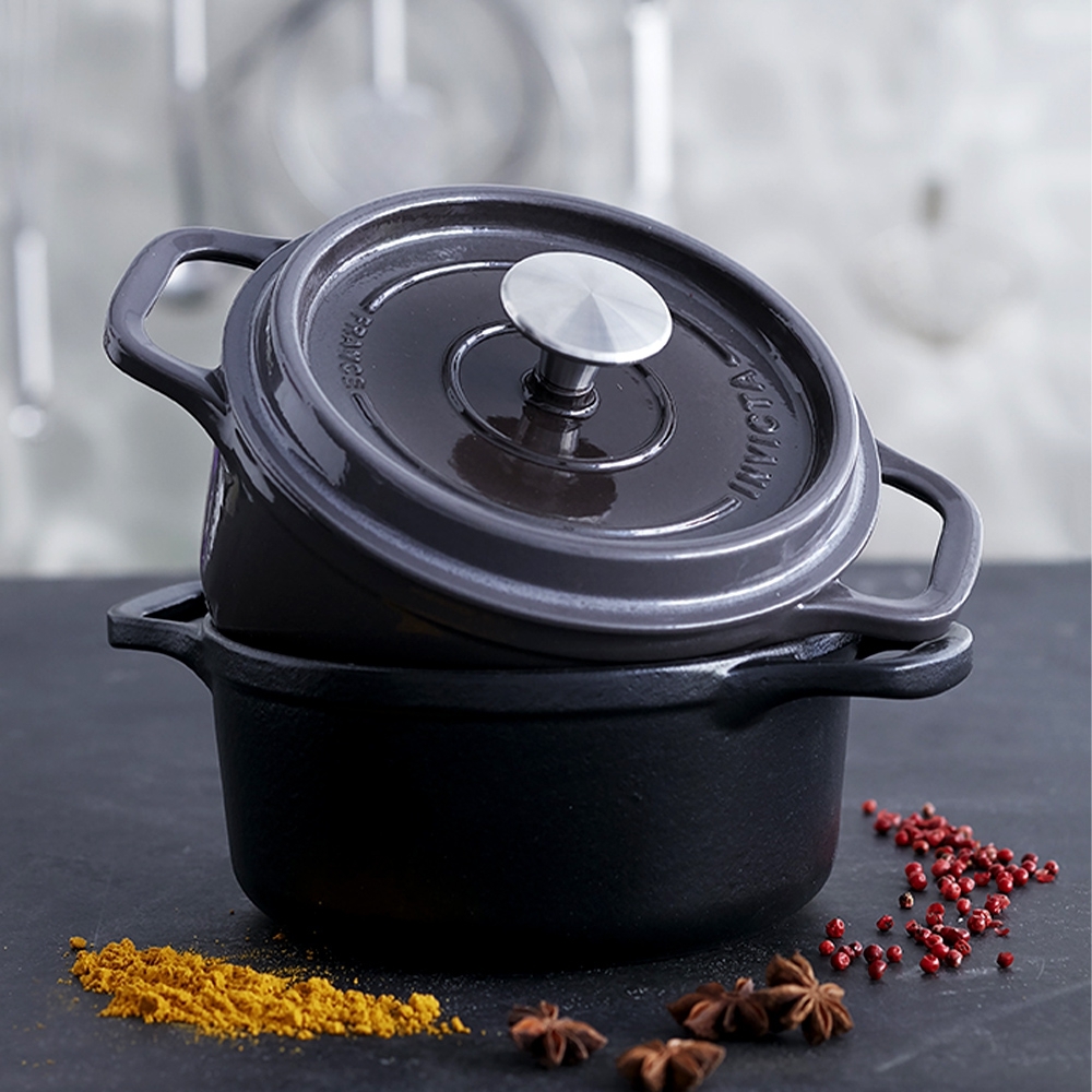 Invicta - Round Casserole - Cast Iron black