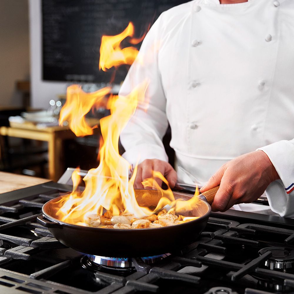 Chasseur - Frypan with Wood Handle